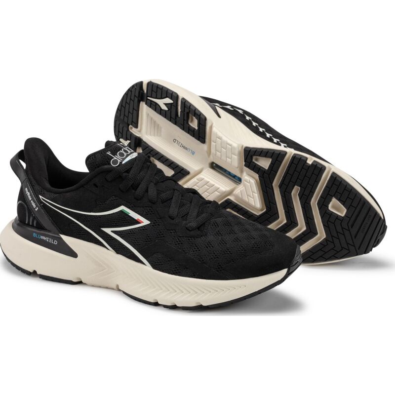 DIADORA Mythos Blushield Volo 3 W Black/Whisper White