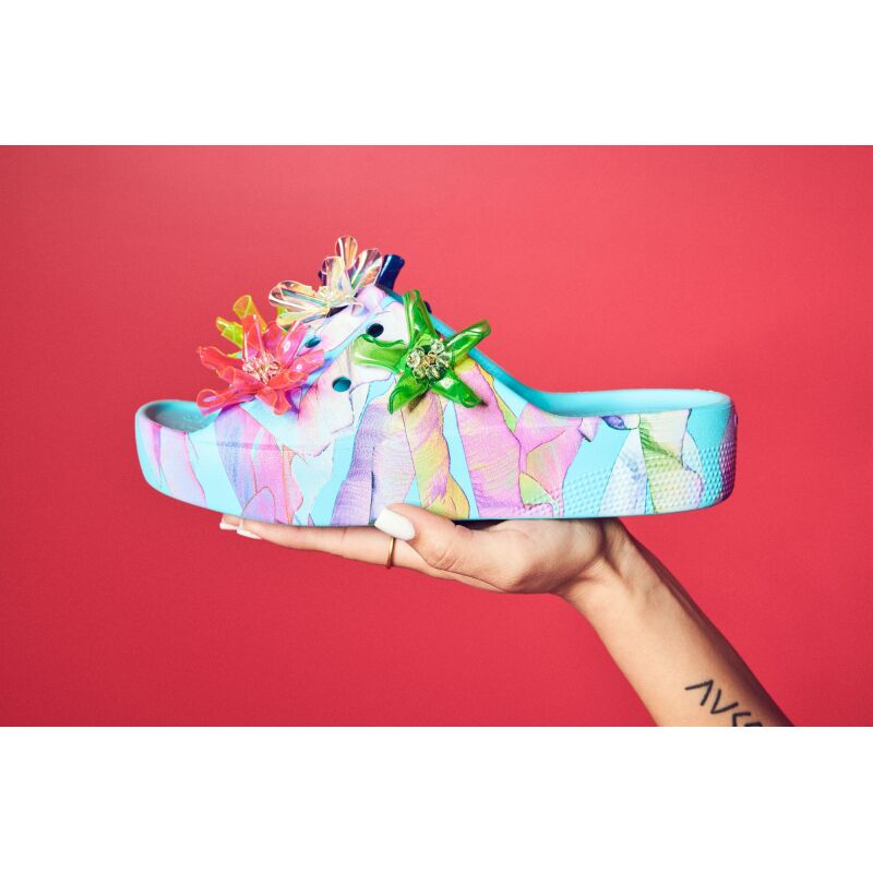Crocs™ Classic Platform Palm Print Slide Neptune/Multi